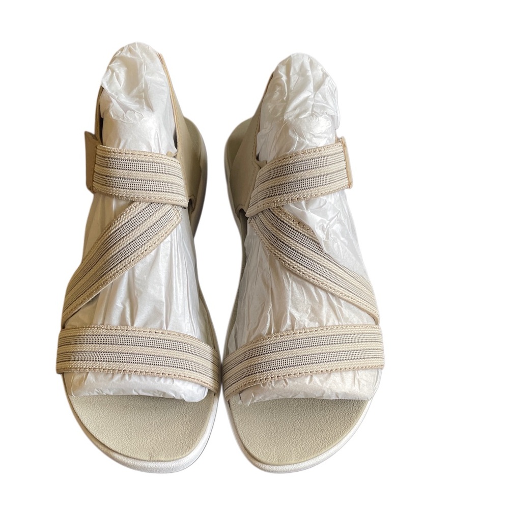 Earth Origins Size 9 Light Coco Sandals